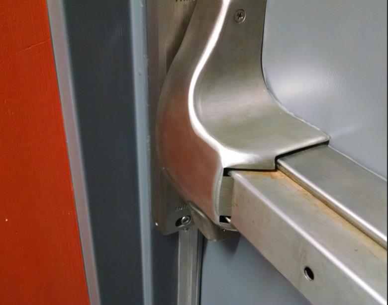 不銹鋼除銹前和除銹后的對(duì)比圖 (4)