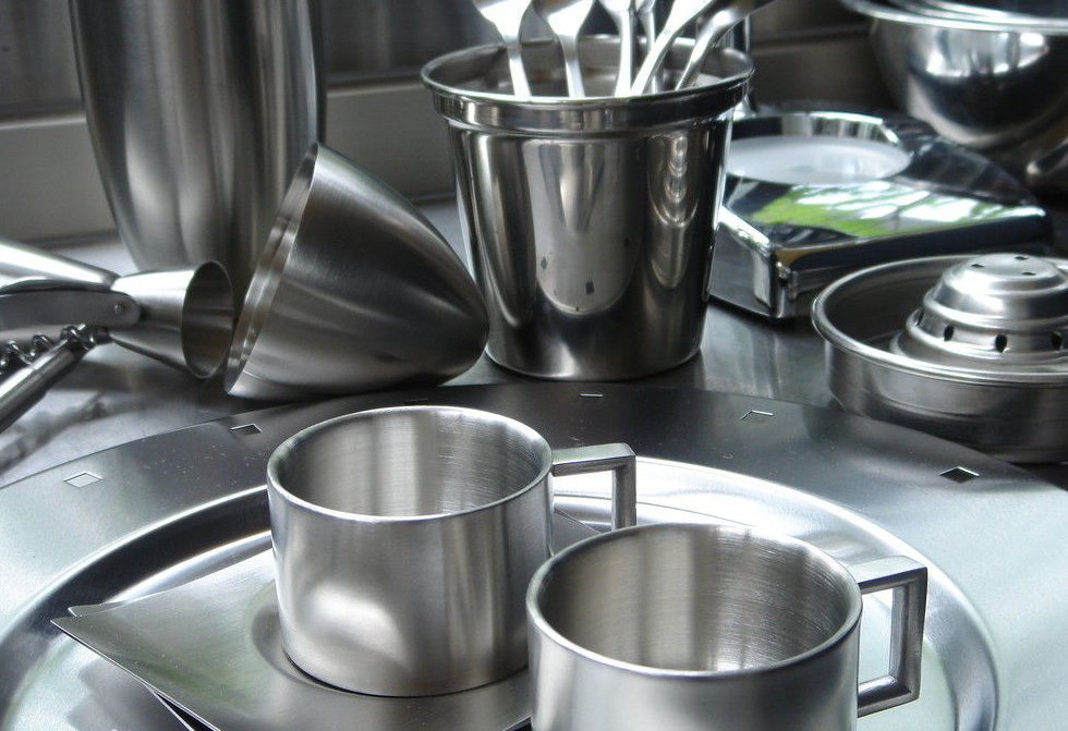 不銹鋼餐具發(fā)黑了